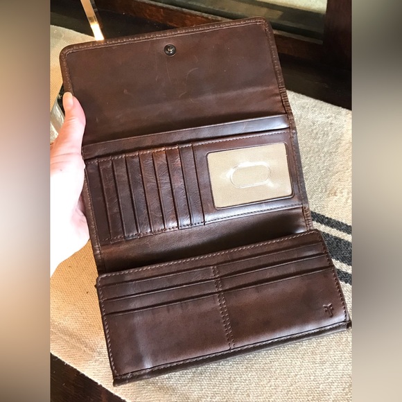 ⭐️ SALE ⭐️ Frye Melissa Leather Continental Wallet Dark Brown MRSP $158 - Picture 4 of 11
